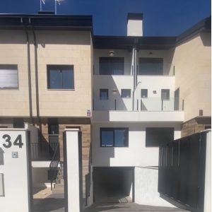 Chalet adosado en Calle Abeto 34, Fuenlabrada